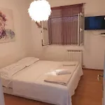 House Aurora アパート *