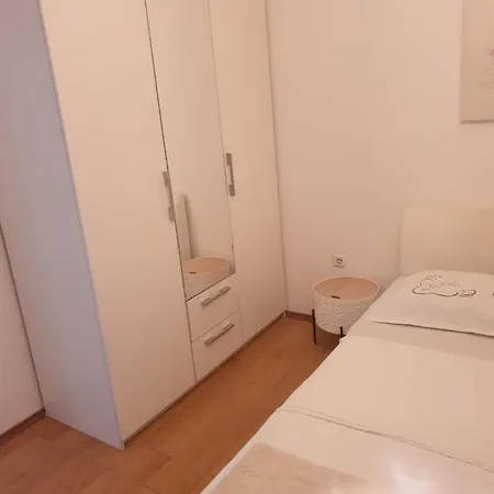 Apartment House Aurora *