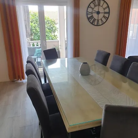 House Aurora Appartement