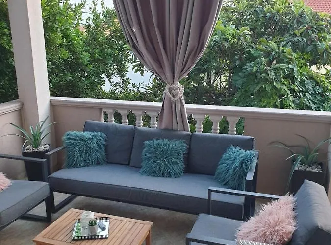 House Aurora Апартаменты *