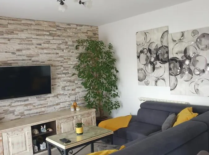 Apartman House Aurora *